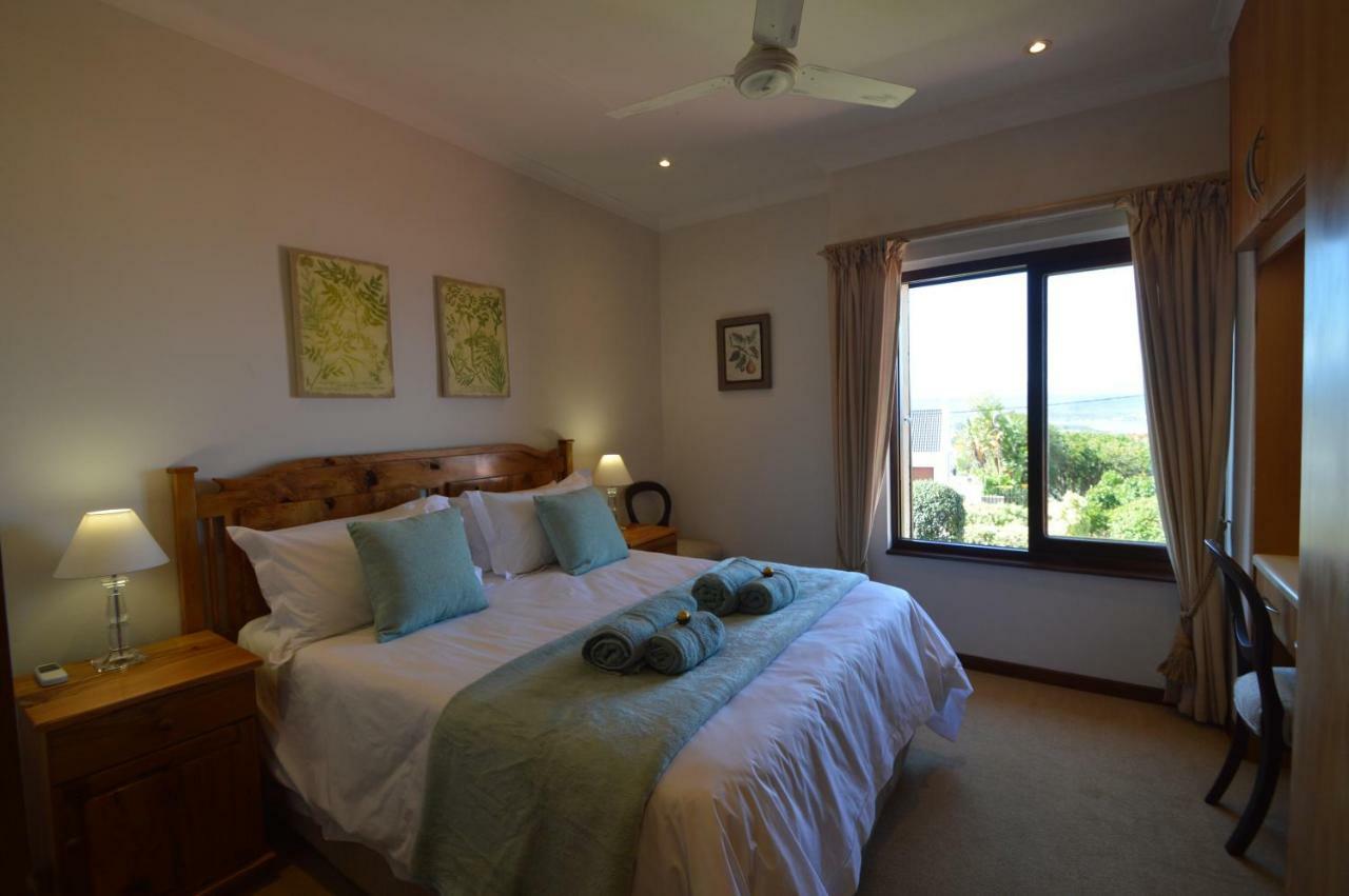 Mountain And Sea View Getaway Apartment Plettenberg Bay Luaran gambar